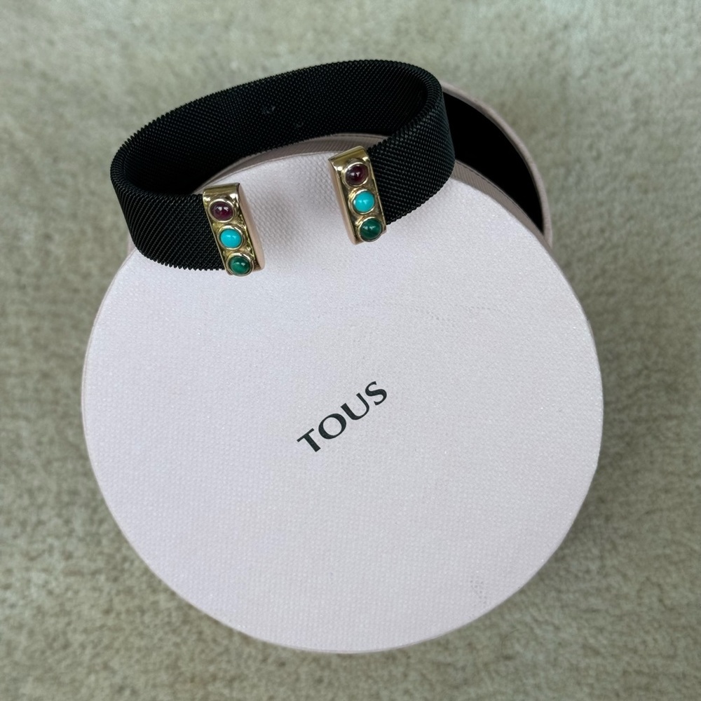 TOUS Super Power bangle plated with a layer of 18kt yellow gold.